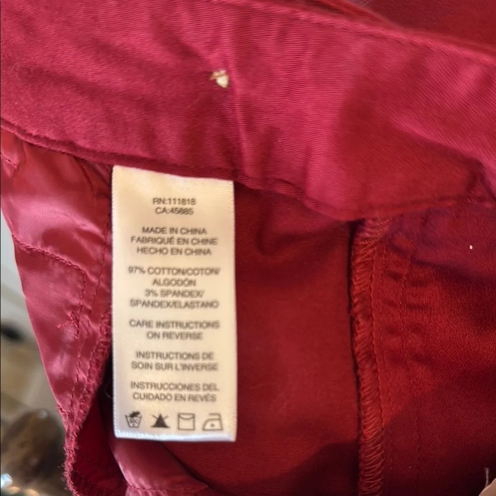 EUC Michael Kors Red Cropped Pants with Branded Zipper Details Size 8 NICE!